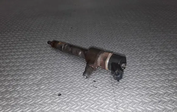 Fuel injector