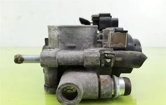 Opel Astra H Throttle body valve 055352858