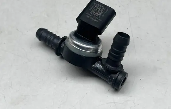 Skoda Superb B9 Rear glass lock/latch Q460 04B906054G