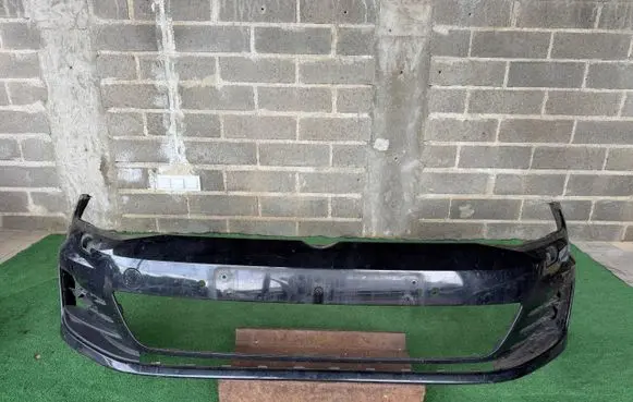 Volkswagen Golf VII Front bumper 5G0807221L