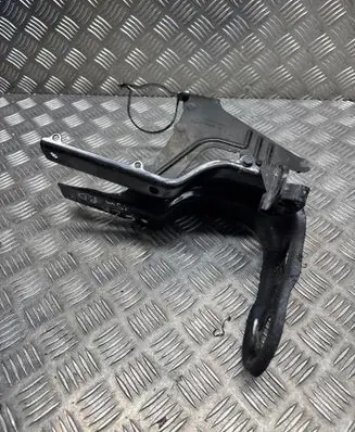 Mercedes-Benz SLK R172 Radiator mount bracket A1726260431 05021502