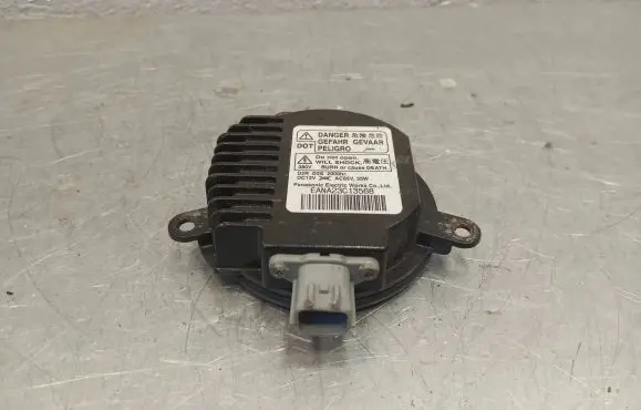 Subaru Outback Headlight ballast module Xenon EANA23C13568