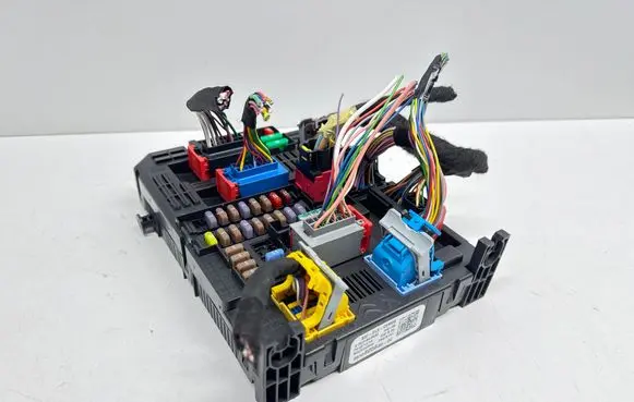 Peugeot 308 BSM Control unit 9830805680 3531843930 28625151