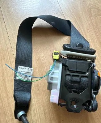 Nissan Note (E12) Front seatbelt 0589P1000220