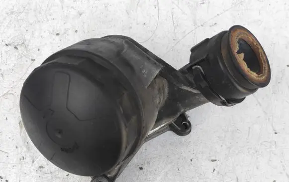 Audi A6 S6 C6 4F Oil filter cover 