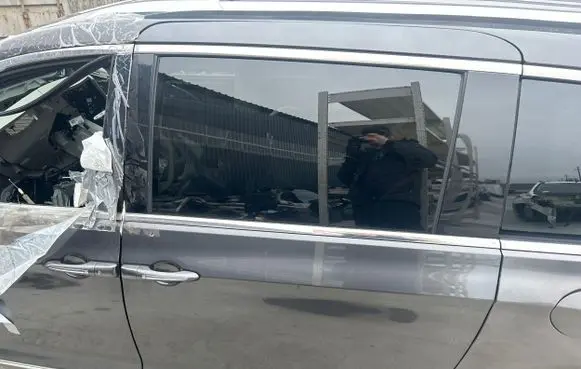 Chrysler Pacifica Side sliding door 