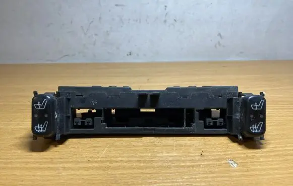 Mercedes-Benz E W210 Other switches/knobs/shifts 2108200151 C3778