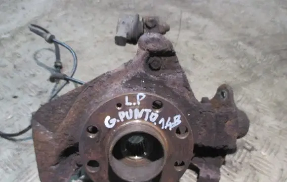 Fiat Grande Punto Front wheel hub spindle knuckle