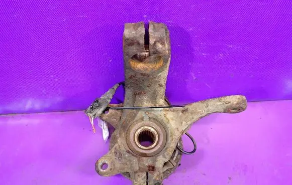 Front wheel hub spindle knuckle