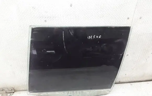 BMW 5 E39 Rear door window glass