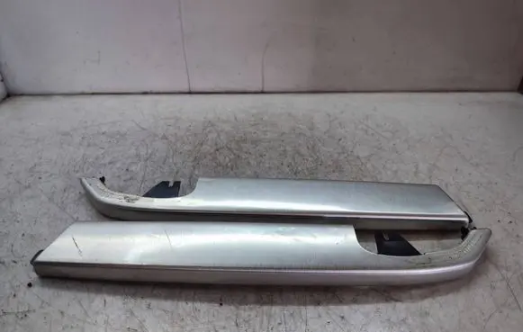 Land Rover Discovery Sport Dashboard glove box trim FK72640E73BD