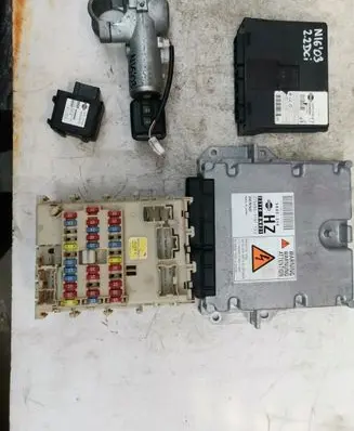 Nissan Almera N16 Immobilizer control unit/module 2758003191