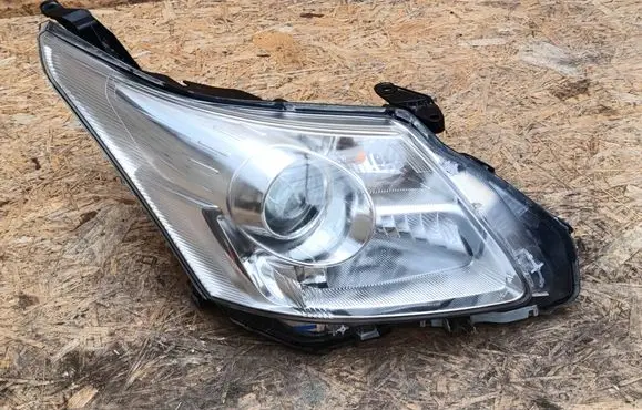 Toyota Avensis T270 Headlight/headlamp 8112605310 279120R 8111805310