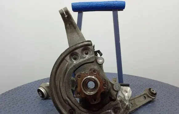 BMW 5 GT F07 Front wheel hub spindle knuckle 6884385