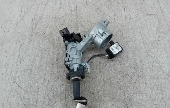 Opel Zafira C Ignition lock 23276089
