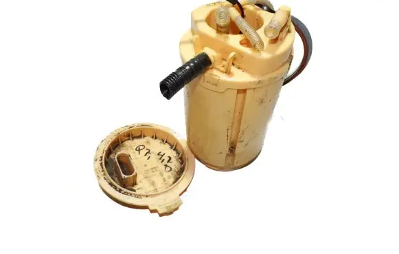 Audi Q7 4L Fuel injection high pressure pump 7L8919679E