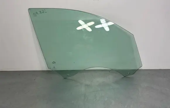 Audi Q5 SQ5 Front door window glass four-door