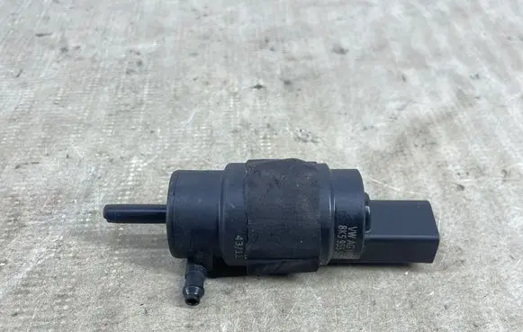 Audi A4 S4 B8 8K Windscreen/windshield washer pump 8K5955647