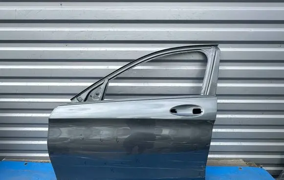 Mercedes-Benz C W205 Front door 2057220110