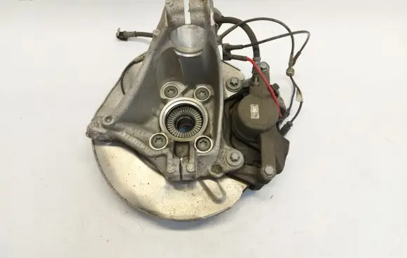 BMW 2 Active Tourer U06 Front wheel hub spindle knuckle 6890171