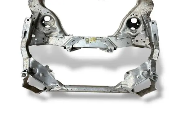 BMW 1 E81 E87 Front subframe 6785639 31116785639