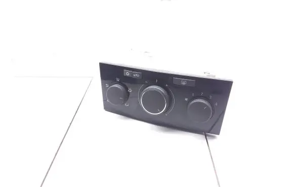 Opel Zafira B Climate control unit 13308176 90151361