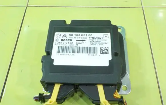 Peugeot 208 I Airbag control unit/module 0285012632