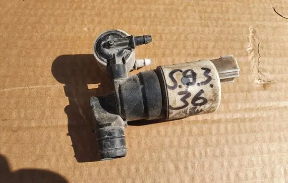Volvo V60 Windscreen/windshield washer pump BK2117K624BA AV6117K624AA