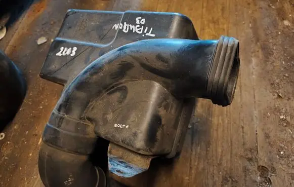 Hyundai Coupe Air filter box 