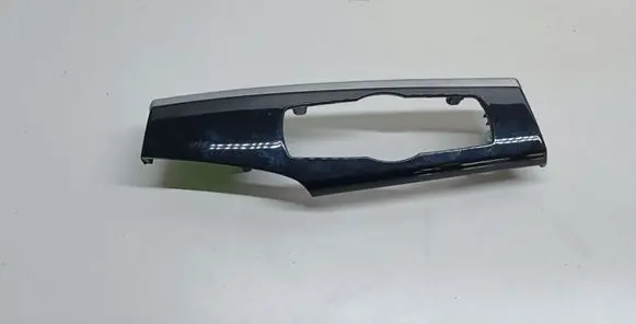 Dashboard glove box trim