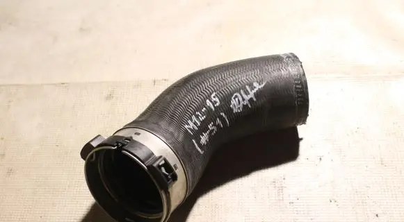 Volvo S60 Engine coolant pipe/hose 31657737