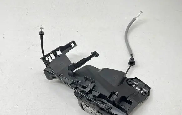 Volvo XC60 Front door lock 31440998 C57582104