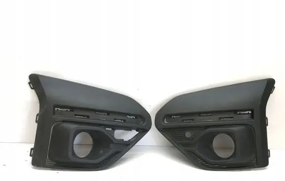 Dacia Sandero Front fog light trim/grill EABR261A20