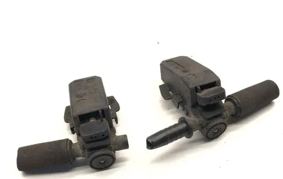 Mercedes-Benz A W169 Windshield washer spray nozzle A1698600492