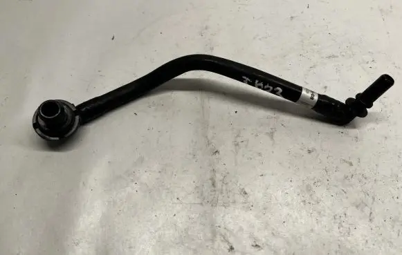 BMW 2 F22 F23 Breather hose/pipe 761302608 7613026