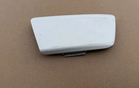 Opel Zafira B Front tow hook cap/cover 13247300
