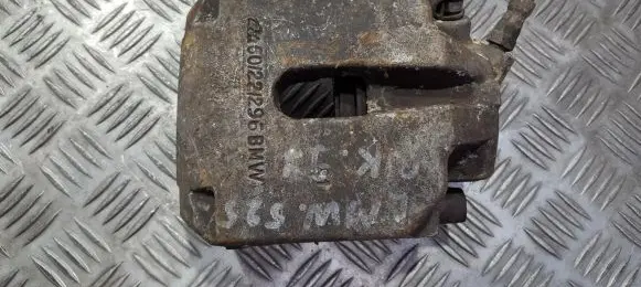 BMW 5 E39 Front brake caliper