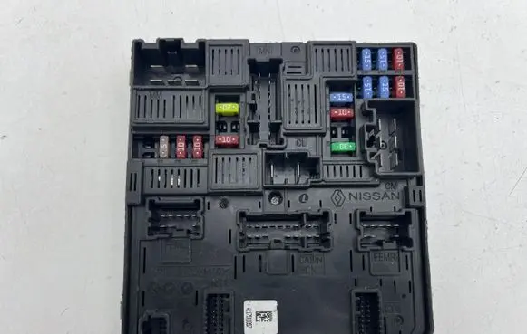 Nissan X-Trail T32 Comfort/convenience module 284B7 5NA0A