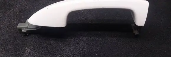 Volkswagen PASSAT B7 Front door exterior handle 3C0837206E