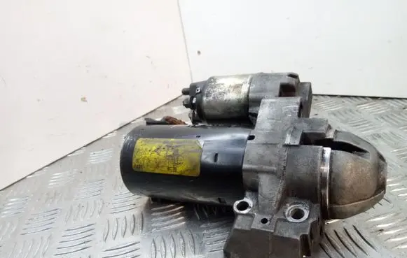 BMW 5 F10 F11 Starter motor 8506657 850665702 0001148010