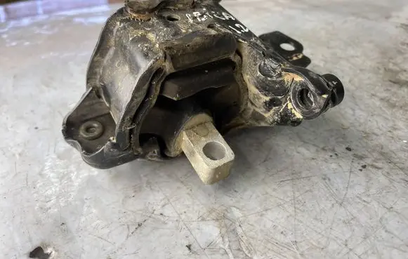 Seat Ibiza III (6L) Engine mount bracket 6Q0199555 6Q0199555AC
