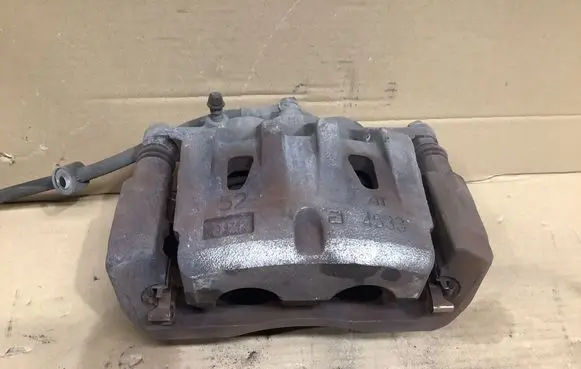 Lexus ES VII XZ10 Front brake caliper