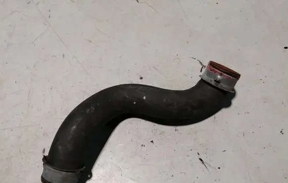 Mercedes-Benz E W212 Engine coolant pipe/hose A2045011682