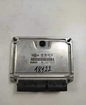 Volkswagen PASSAT B5.5 Engine control unit/module 038906019EK 0281010667