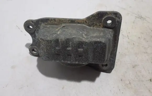 Volvo XC90 Engine mount bracket 31480549