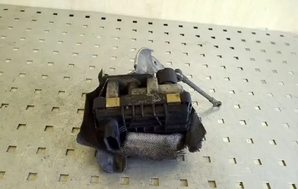 BMW 1 E81 E87 Other engine bay part 6NW008412 712120