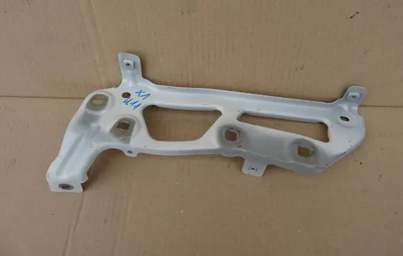 BMW X1 U11 Fender mounting bracket 9883410