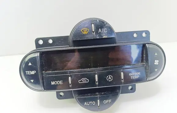 KIA Carens I Climate control unit OK2FB61190