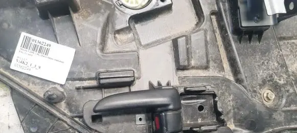 Mazda 5 Front door interior handle
