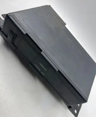 Renault Scenic II - Grand scenic II CD/DVD changer 8200002589A MC9RN81ZCB